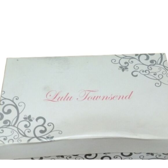 Lulu Townsend Silver Heels size 7! - Picture 15 of 16